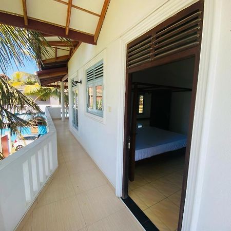 Hotel Huugaba à Ahangama Extérieur photo